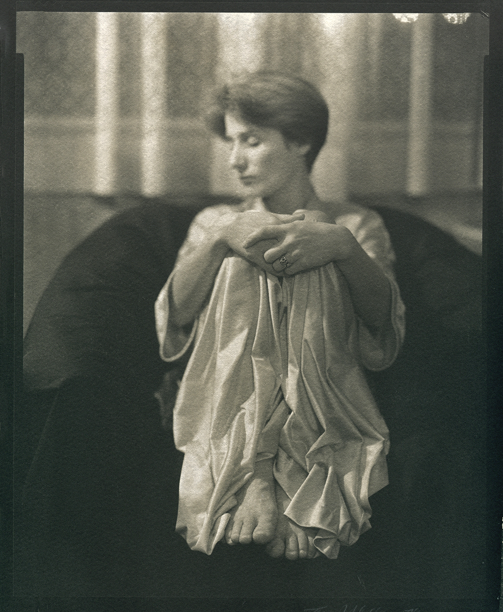 Jacqueline in Robe Jacqueline in Robe