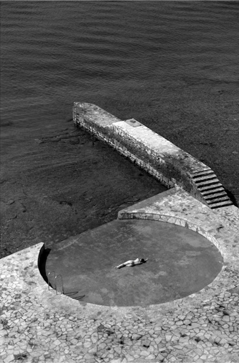 Female Nude in Pool, Novigrad